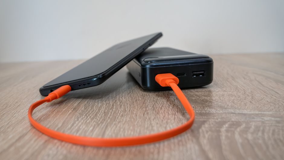 Baseus PicoGo AM52 with Built-in Cable