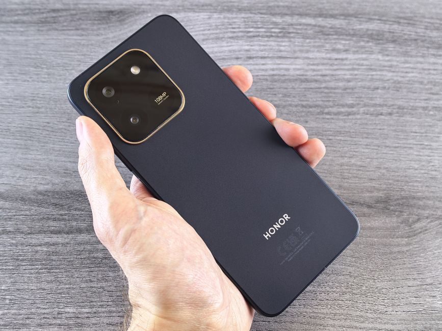 Honor Magic V3