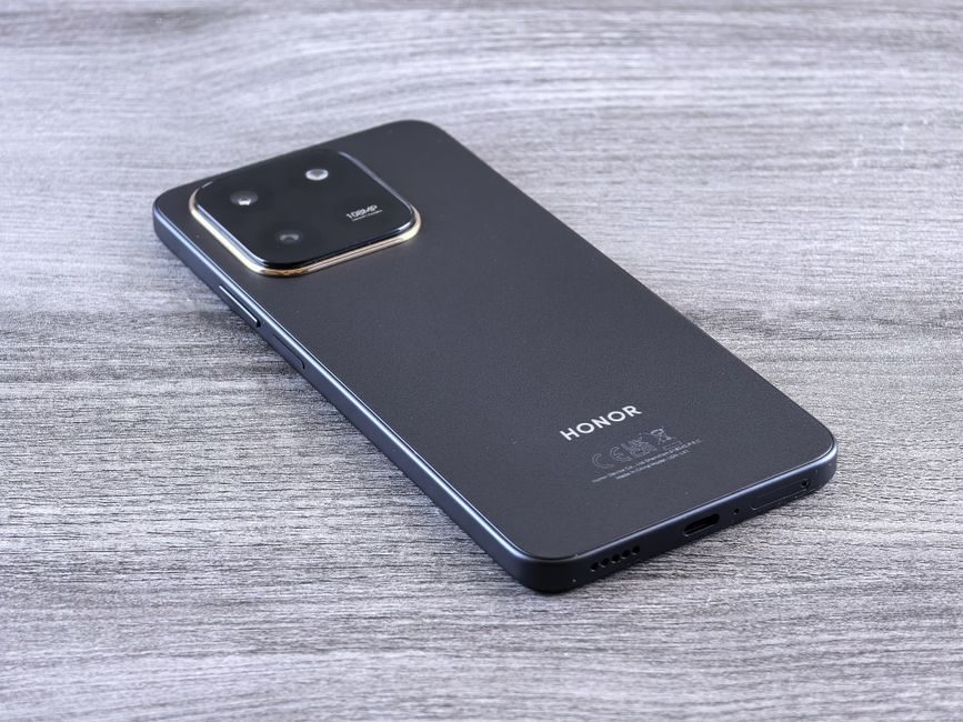 Honor Magic V6