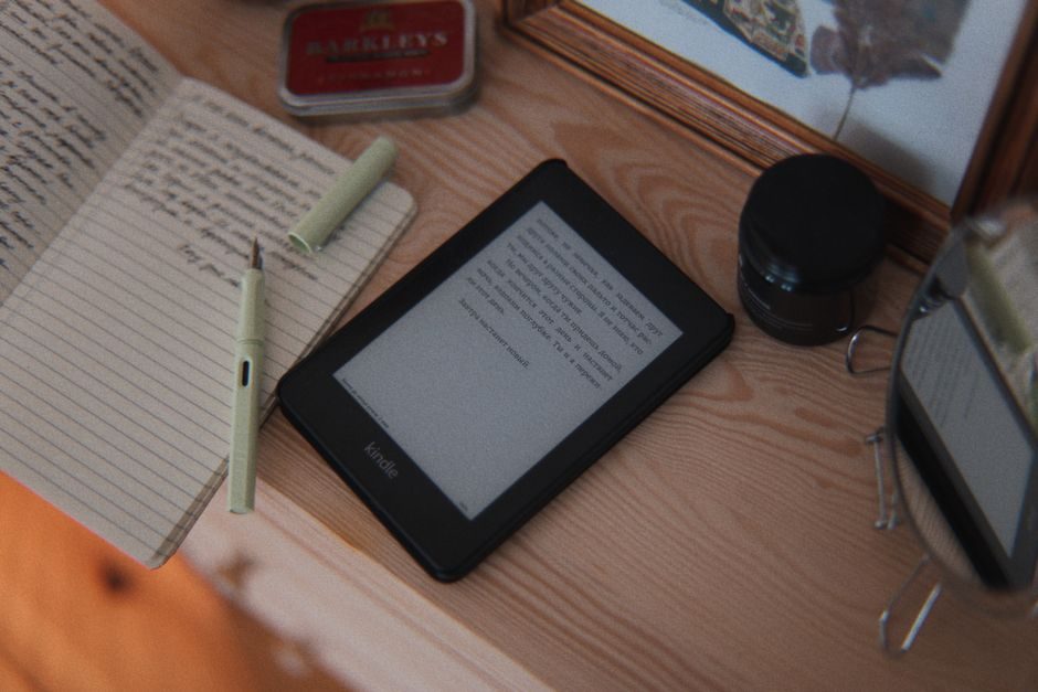 Best Kindle in 2026: Paperwhite vs Colorsoft vs Scribe — Which E-Reader Is Worth It?