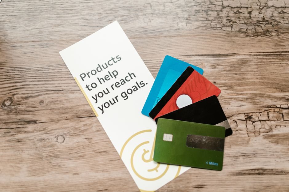 Samsung Galaxy Card vs Apple Card vs Top Fintech Cards in 2026: Which Should You Get?